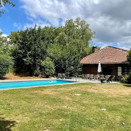Magnificent Farmhouse In Sint Joost Exterior foto