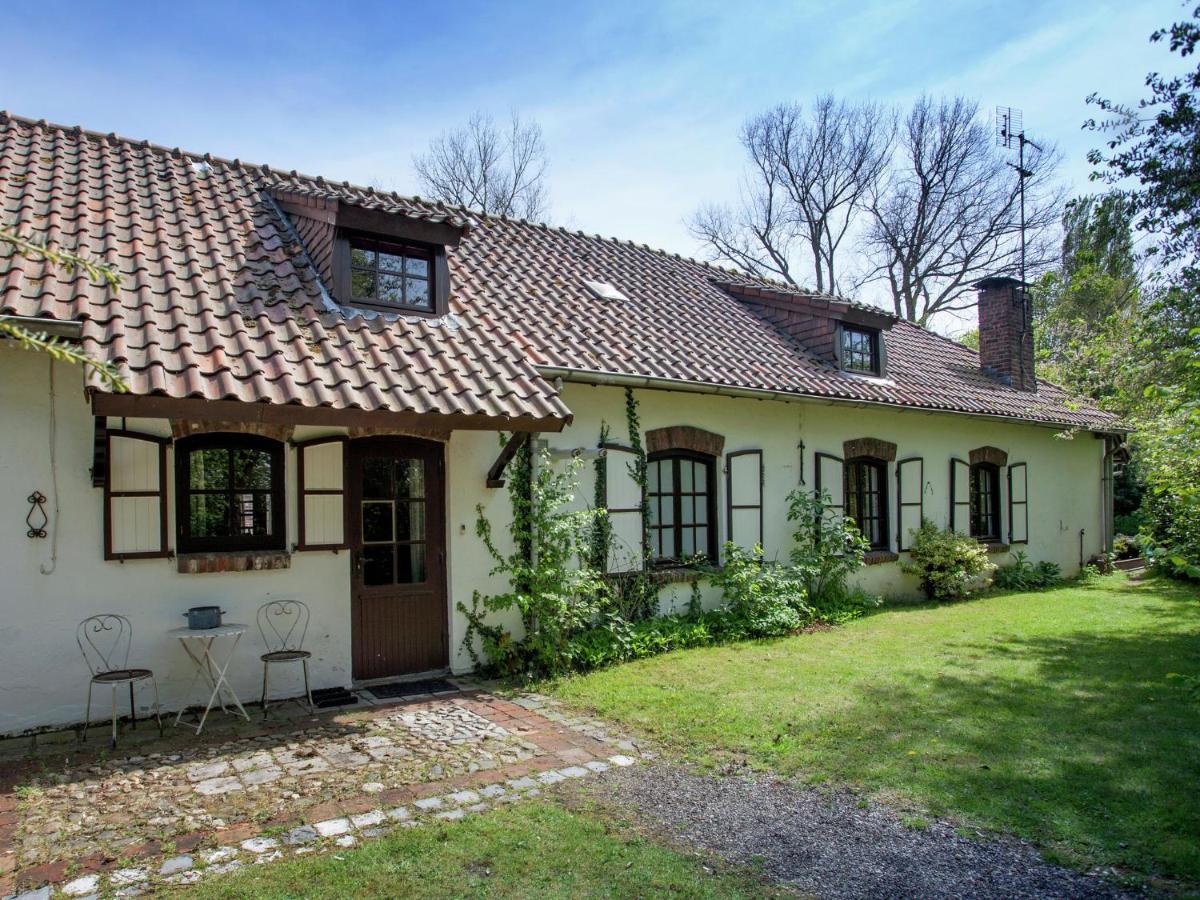 Magnificent Farmhouse In Sint Joost Exterior foto