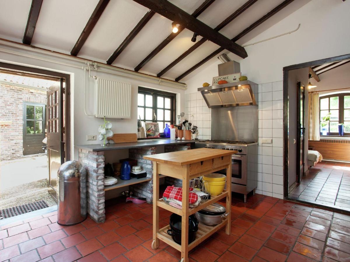 Magnificent Farmhouse In Sint Joost Exterior foto