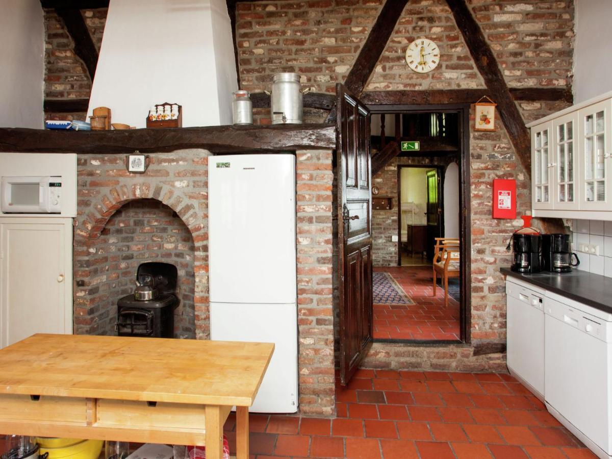 Magnificent Farmhouse In Sint Joost Exterior foto