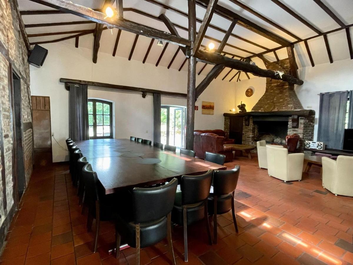 Magnificent Farmhouse In Sint Joost Exterior foto