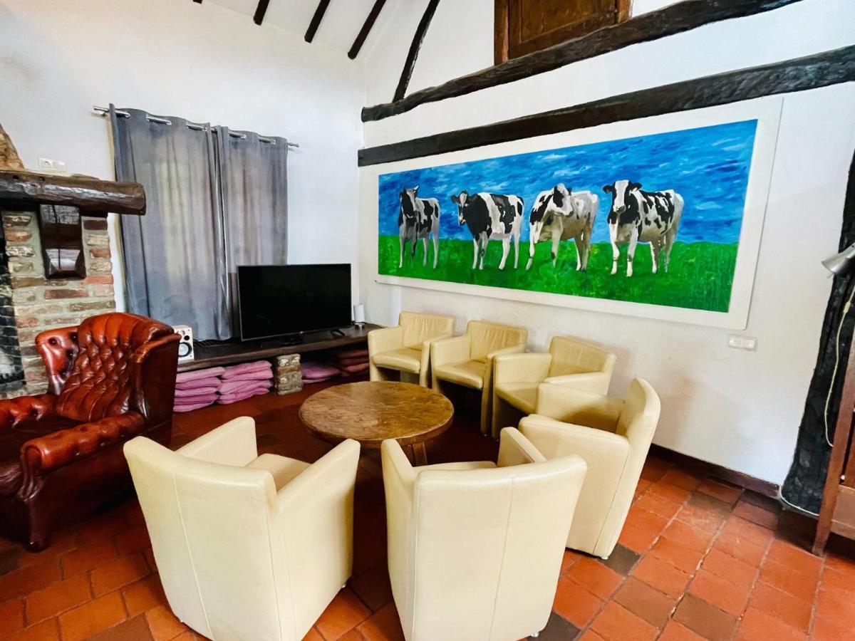 Magnificent Farmhouse In Sint Joost Exterior foto